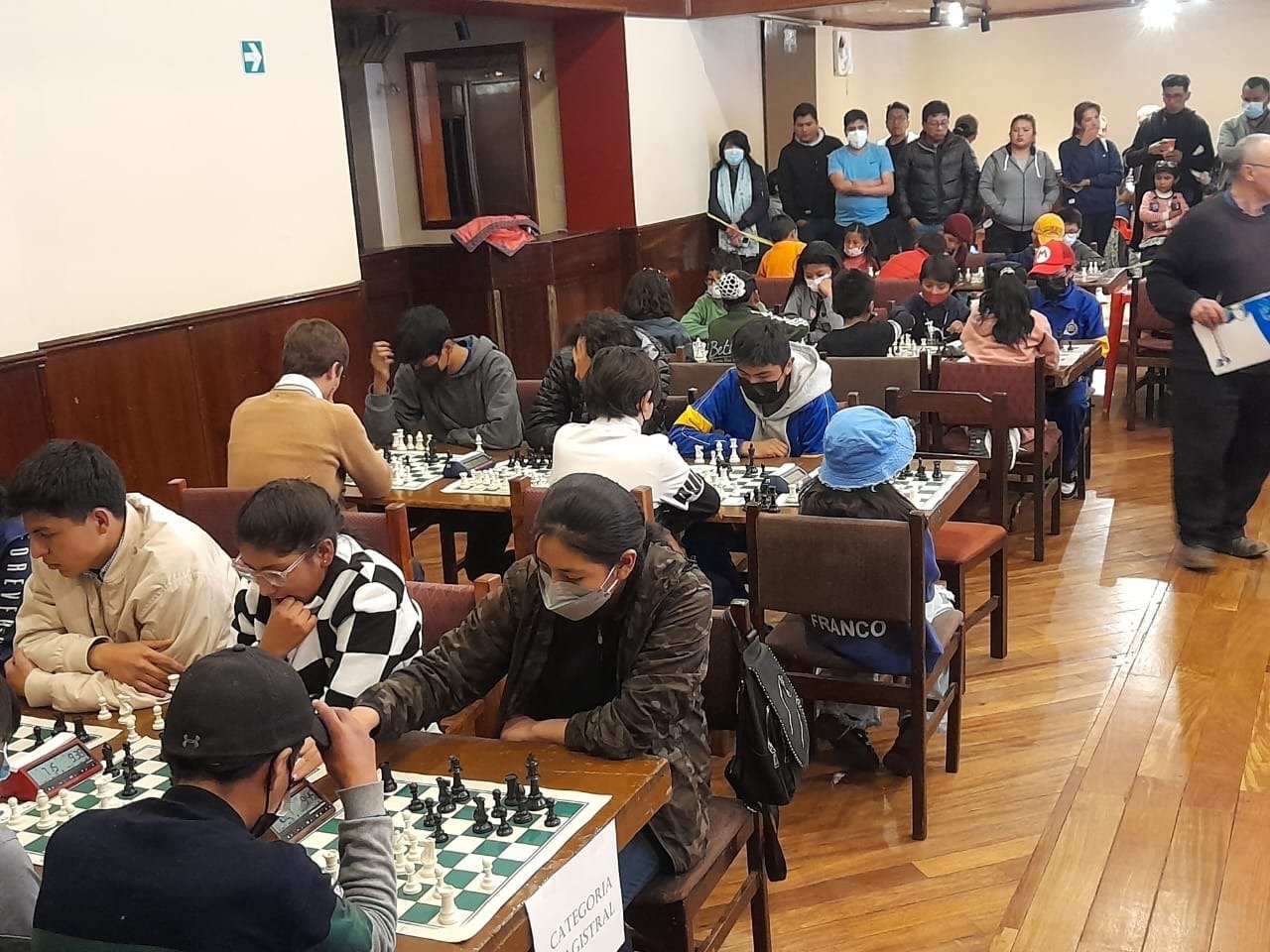 Ajedrez y Navidad se unen en La Paz con el Torneo Casa Argentina 2025 ...